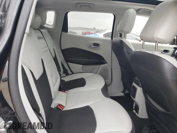 ✅ 2019 Jeep Compass Latitude • VIN: 3C4NJCBB4KT769402 • Lot: 49258595. Listed on Copart with 100,632 mi. Free auction sales archive from the USA and detailed vehicle history report at DreamBid. Image 11.