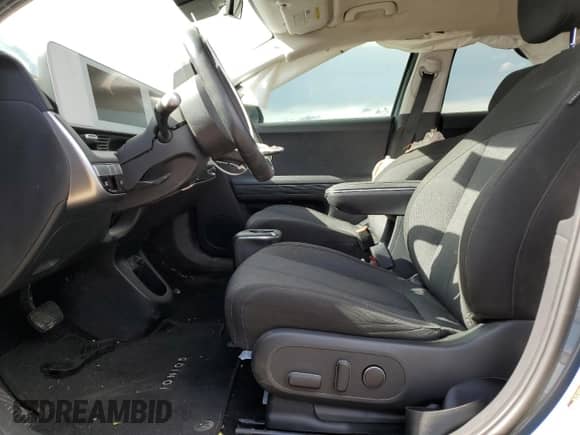 2022 Hyundai Ioniq 5 SE z VIN KM8KMDAF7NU076172, wystawiony jako Copart lot #55308344 z przebiegiem 33 630 mil mil oraz . Historia ofert i sprzedaży dostępna na DreamBid. Obrazek 7.