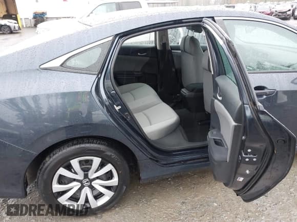 ✅ 2017 Honda Civic LX • VIN: 2HGFC2F57HH542429 • Lot: 43711553. Wystawiony na IAAI z przebiegiem 80 981 mil. Bezpłatny archiwum sprzedaży aukcyjnych z USA i szczegółowy raport historii pojazdu na DreamBid. Zdjęcie 8.