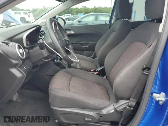 2020 Chevrolet Sonic LT с VIN 1G1JD6SB7L4137842, выставлен на аукционе Copart как лот 73323524 с пробегом 38 356 миль миль и Списание • Salvage title. История ставок и продаж доступна на DreamBid. Изображение 7.