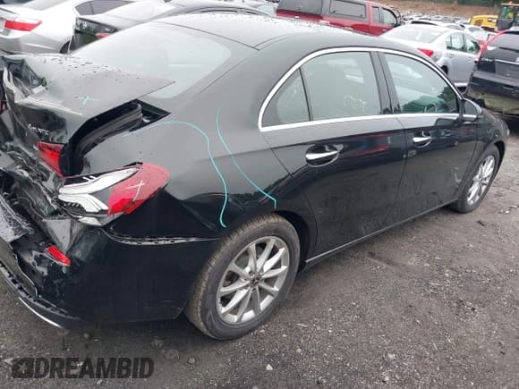 ✅ 2020 Mercedes-Benz A 220 • VIN: WDD3G4FB5LW038971 • Lot: 42530860. Wystawiony na IAAI z przebiegiem 66 405 mil. Bezpłatny archiwum sprzedaży aukcyjnych z USA i szczegółowy raport historii pojazdu na DreamBid. Zdjęcie 4.