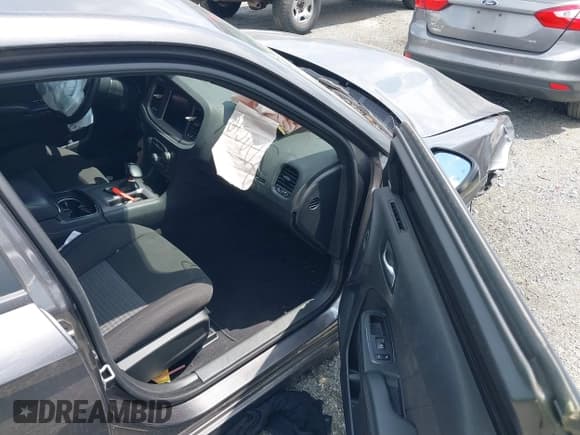 ✅ 2022 Dodge Charger GT • VIN: 2C3CDXHG6NH227700 • Lot: 42719314. Wystawiony na IAAI z przebiegiem 14 576 mil. Bezpłatny archiwum sprzedaży aukcyjnych z USA i szczegółowy raport historii pojazdu na DreamBid. Zdjęcie 5.