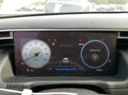 ✅ 2022 Hyundai Tucson SEL • VIN: 5NMJFCAE6NH128572 • Lot: 71470803. Wystawiony na Copart z przebiegiem 10 420 mil. Bezpłatny archiwum sprzedaży aukcyjnych z USA i szczegółowy raport historii pojazdu na DreamBid. Zdjęcie 9.