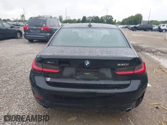 2020 BMW 3 Series 330i xDrive z VIN 3MW5R7J03L8B19154, wystawiony jako IAAI lot #43118571 z przebiegiem 32 086 mil mil oraz . Historia ofert i sprzedaży dostępna na DreamBid. Obrazek 16.