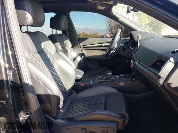 ✅ 2019 Audi SQ5 Premium Plus • VIN: WA1B4AFYXK2027174 • Lot: 43736396. Listed on IAAI with 78,240 mi. Free auction sales archive from the USA and detailed vehicle history report at DreamBid. Image 5.