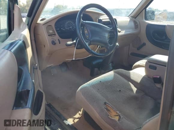 ✅ 2000 Ford Ranger XL • VIN: 1FTYR14V0YTA62934 • Lot: 87279105. Listed on Copart with 196,325 mi. Free auction sales archive from the USA and detailed vehicle history report at DreamBid. Image 8.