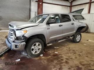✅ 2016 Toyota Tundra SR5 • VIN: 5TFDW5F1XGX570733 • Лот: 65429845. Опубликован ранее на Copart с пробегом 94 914 миль. Бесплатный доступ к архиву аукционных продаж из США и подробный отчёт об истории автомобиля на DreamBid. Изображение 1.
