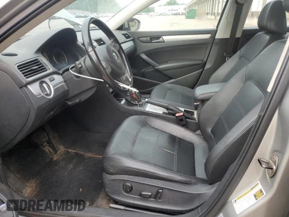 ✅ 2012 Volkswagen Passat SE • VIN: 1VWBP7A3XCC019418 • Lot: 60668585. Listed on Copart with 158,157 mi. Free auction sales archive from the USA and detailed vehicle history report at DreamBid. Image 7.