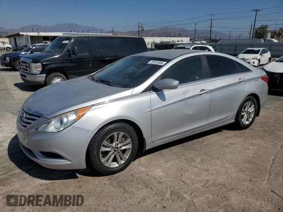 ✅ 2013 Hyundai Sonata GLS • VIN: 5NPEB4AC1DH620414 • Лот: 72951604. Опубликован ранее на Copart с пробегом 94 614 миль. Бесплатный доступ к архиву аукционных продаж из США и подробный отчёт об истории автомобиля на DreamBid. Изображение 1.