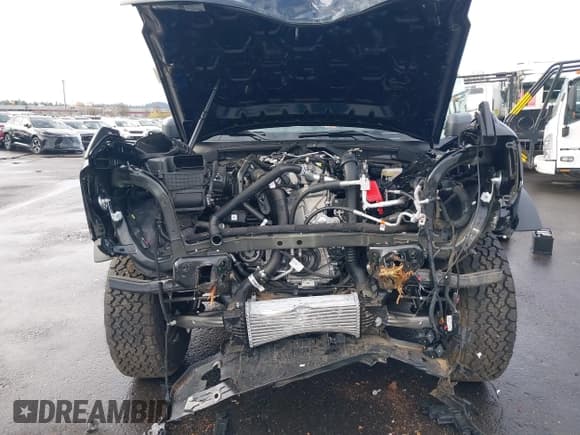 ✅ 2025 Ford Bronco Big Bend • VIN: 1FMDE7BH2SLA65623 • Lot: 43181446. Wystawiony na IAAI z przebiegiem 554 mil. Bezpłatny archiwum sprzedaży aukcyjnych z USA i szczegółowy raport historii pojazdu na DreamBid. Zdjęcie 6.