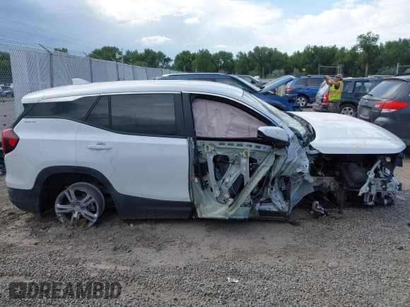 ✅ 2022 GMC Terrain SLE • VIN: 3GKALTEV3NL257590 • Lot: 42861226. Listed on IAAI with Not provided. Free auction sales archive from the USA and detailed vehicle history report at DreamBid. Image 13.