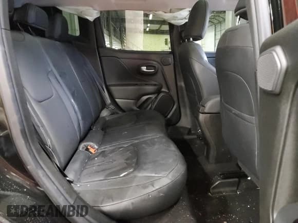 ✅ 2023 Jeep Renegade Limited • VIN: ZACNJDD17PPP28185 • Лот: 84398634. Опубликован ранее на Copart с пробегом 23 742 миль. Бесплатный доступ к архиву аукционных продаж из США и подробный отчёт об истории автомобиля на DreamBid. Изображение 11.