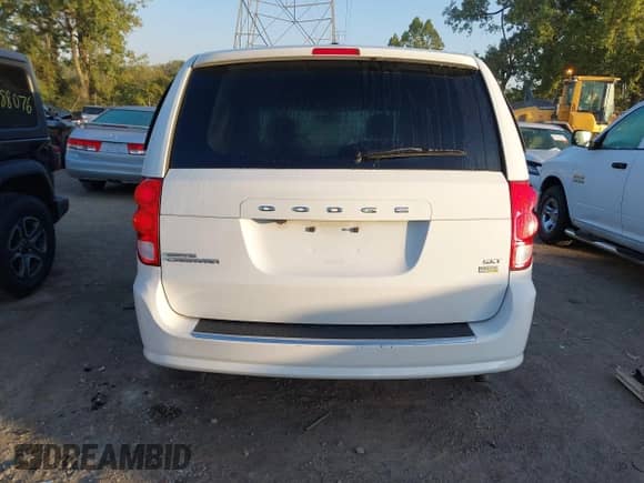 2018 Dodge Grand Caravan SXT z VIN 2C4RDGCG0JR240699, wystawiony jako IAAI lot #43320808 z przebiegiem 119 937 mil mil oraz . Historia ofert i sprzedaży dostępna na DreamBid. Obrazek 17.