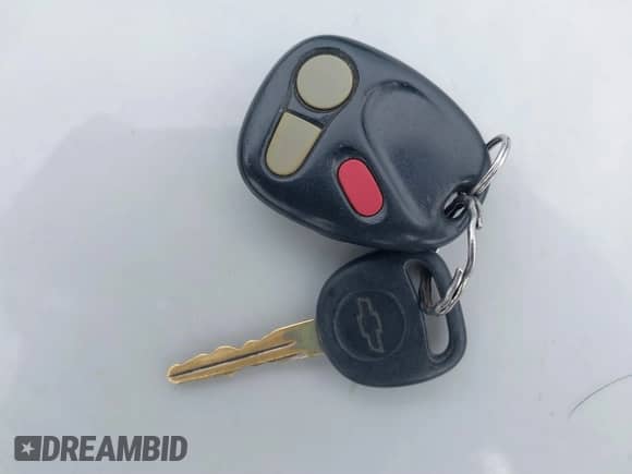 2002 Chevrolet Silverado 1500 с VIN 1GCEC19T92E213938, выставлен на аукционе IAAI как лот 41751336 с пробегом 221 866 миль миль и . История ставок и продаж доступна на DreamBid. Изображение 11.