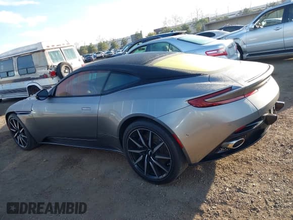 ✅ 2017 Aston Martin DB11 • VIN: SCFRMFAVXHGL02389 • Lot: 41664146. Listed on IAAI with 6,616 mi. Free auction sales archive from the USA and detailed vehicle history report at DreamBid. Image 14.