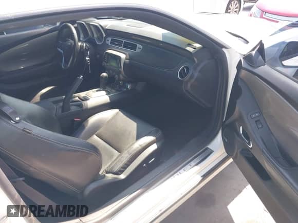 2014 Chevrolet Camaro SS с VIN 2G1FK1EJ5E9278880, выставлен на аукционе IAAI как лот 43171278 с пробегом 89 977 миль миль и . История ставок и продаж доступна на DreamBid. Изображение 5.