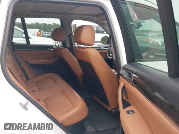 ✅ 2017 BMW X3 xDrive35i • VIN: 5UXWX7C58H0U42024 • Lot: 43302736. Wystawiony na IAAI z przebiegiem 112 663 mil. Bezpłatny archiwum sprzedaży aukcyjnych z USA i szczegółowy raport historii pojazdu na DreamBid. Zdjęcie 8.