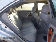 ✅ 2008 Toyota Camry LE • VIN: 4T1BK46K98U054609 • Lot: 43800528. Wystawiony na IAAI z przebiegiem 232 294 mil. Bezpłatny archiwum sprzedaży aukcyjnych z USA i szczegółowy raport historii pojazdu na DreamBid. Zdjęcie 8.