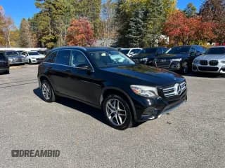 ✅ 2017 Mercedes-Benz GLC 300 • VIN: WDC0G4JBXHF141843 • Lot: 87124885. Wystawiony na Copart z przebiegiem 142 796 mil. Bezpłatny archiwum sprzedaży aukcyjnych z USA i szczegółowy raport historii pojazdu na DreamBid. Zdjęcie 1.