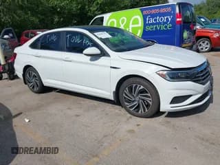 ✅ 2021 Volkswagen Jetta SEL • VIN: 3VWE57BU2MM002915 • Лот: 42846701. Опубликован ранее на IAAI с пробегом 51 843 миль. Бесплатный доступ к архиву аукционных продаж из США и подробный отчёт об истории автомобиля на DreamBid. Изображение 1.
