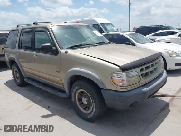 ✅ 2000 Ford Explorer XLS • VIN: 1FMZU62X2YZC51064 • Lot: 42562123. Wystawiony na IAAI z przebiegiem 188 785 mil. Bezpłatny archiwum sprzedaży aukcyjnych z USA i szczegółowy raport historii pojazdu na DreamBid. Zdjęcie 1.
