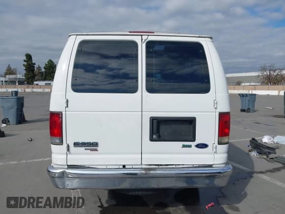 ✅ 2013 Ford Econoline Passenger XL • VIN: 1FBSS3BL4DDA83236 • Lot: 41477441. Wystawiony na IAAI z przebiegiem 164 210 mil. Bezpłatny archiwum sprzedaży aukcyjnych z USA i szczegółowy raport historii pojazdu na DreamBid. Zdjęcie 17.