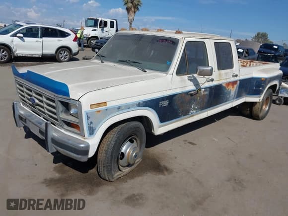 ✅ 1986 Ford F-350 • VIN: 2FTJW35L0GCA11655 • Lot: 43236194. Wystawiony na IAAI z przebiegiem 58 931 mil. Bezpłatny archiwum sprzedaży aukcyjnych z USA i szczegółowy raport historii pojazdu na DreamBid. Zdjęcie 2.
