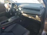 ✅ 2020 Honda HR-V LX • VIN: 3CZRU6H34LM738361 • Lot: 71094005. Wystawiony na Copart z przebiegiem Nie podano. Bezpłatny archiwum sprzedaży aukcyjnych z USA i szczegółowy raport historii pojazdu na DreamBid. Zdjęcie 8.