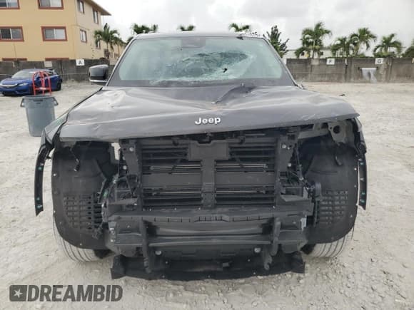 ✅ 2022 Jeep Grand Cherokee Limited • VIN: 1C4RJJBG7N8589559 • Lot: 62524975. Listed on Copart with 23,635 mi. Free auction sales archive from the USA and detailed vehicle history report at DreamBid. Image 5.