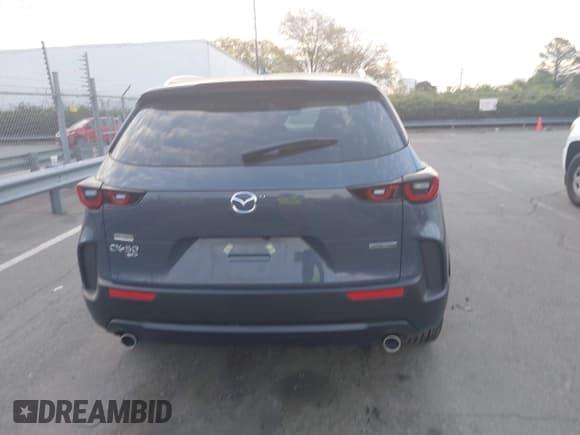 ✅ 2025 Mazda CX-50 S Premium Plus • VIN: 7MMVABEM8SN334440 • Лот: 41889122. Опубликован ранее на IAAI с пробегом 4 133 миль. Бесплатный доступ к архиву аукционных продаж из США и подробный отчёт об истории автомобиля на DreamBid. Изображение 16.