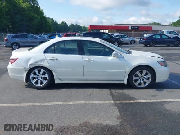 ✅ 2010 Acura RL Technology • VIN: JH4KB2F65AC002772 • Lot: 39307769. Wystawiony na IAAI z przebiegiem 205 870 mil. Bezpłatny archiwum sprzedaży aukcyjnych z USA i szczegółowy raport historii pojazdu na DreamBid. Zdjęcie 13.