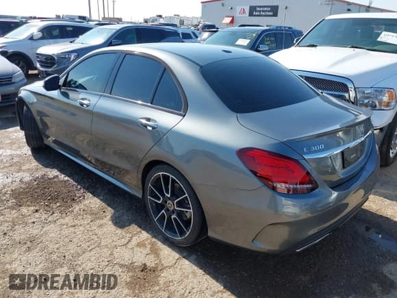 ✅ 2019 Mercedes-Benz C 300 • VIN: 55SWF8DB4KU315597 • Lot: 42873480. Wystawiony na IAAI z przebiegiem 56 169 mil. Bezpłatny archiwum sprzedaży aukcyjnych z USA i szczegółowy raport historii pojazdu na DreamBid. Zdjęcie 3.