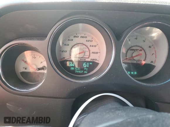 ✅ 2014 Dodge Challenger SRT-8 • VIN: 2C3CDYCJ4EH101599 • Lot: 87943745. Wystawiony na Copart z przebiegiem 74 407 mil. Bezpłatny archiwum sprzedaży aukcyjnych z USA i szczegółowy raport historii pojazdu na DreamBid. Zdjęcie 9.