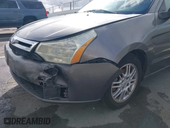 ✅ 2011 Ford Focus SE • VIN: 1FAHP3FN1BW181005 • Lot: 43715124. Wystawiony na IAAI z przebiegiem 168 958 mil. Bezpłatny archiwum sprzedaży aukcyjnych z USA i szczegółowy raport historii pojazdu na DreamBid. Zdjęcie 6.