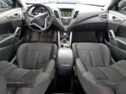 ✅ 2013 Hyundai Veloster w/Gray Int • VIN: KMHTC6AD9DU157528 • Lot: 43481945. Wystawiony na Copart z przebiegiem 164 923 mil. Bezpłatny archiwum sprzedaży aukcyjnych z USA i szczegółowy raport historii pojazdu na DreamBid. Zdjęcie 8.