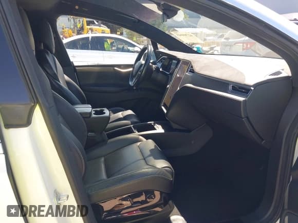 ✅ 2016 Tesla Model X P90D • VIN: 5YJXCBE40GF001366 • Lot: 42709945. Listed on IAAI with 47,355 mi. Free auction sales archive from the USA and detailed vehicle history report at DreamBid. Image 5.