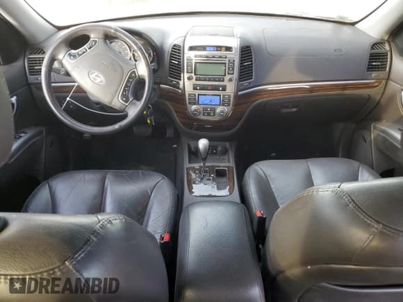 ✅ 2012 Hyundai Santa Fe Limited • VIN: 5XYZK4AG0CG110467 • Lot: 86577604. Listed on Copart with 136,328 mi. Free auction sales archive from the USA and detailed vehicle history report at DreamBid. Image 8.