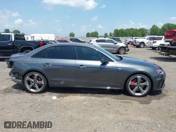 ✅ 2023 Audi A4 S line Premium Plus • VIN: WAUEAAF46PA015784 • Лот: 42505614. Опубликован ранее на IAAI с пробегом 21 554 миль. Бесплатный доступ к архиву аукционных продаж из США и подробный отчёт об истории автомобиля на DreamBid. Изображение 14.