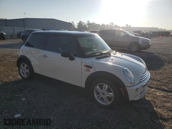 ✅ 2006 MINI Hardtop • VIN: WMWRC33536TK66138 • Lot: 81620335. Listed on Copart with 128,877 mi. Free auction sales archive from the USA and detailed vehicle history report at DreamBid. Image 4.