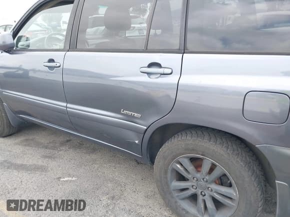 ✅ 2007 Toyota Highlander w/3rd Row • VIN: JTEEW21A970042499 • Lot: 42781718. Wystawiony na IAAI z przebiegiem 232 747 mil. Bezpłatny archiwum sprzedaży aukcyjnych z USA i szczegółowy raport historii pojazdu na DreamBid. Zdjęcie 18.