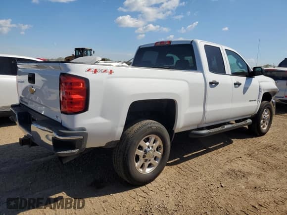 ✅ 2015 Chevrolet Silverado 2500HD LT • VIN: 1GC2KVEG6FZ142492 • Lot: 70559735. Wystawiony na Copart z przebiegiem 82 421 mil. Bezpłatny archiwum sprzedaży aukcyjnych z USA i szczegółowy raport historii pojazdu na DreamBid. Zdjęcie 3.