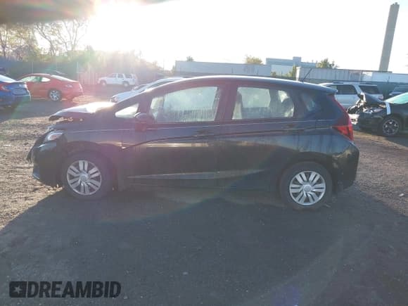 ✅ 2015 Honda Fit LX • VIN: 3HGGK5G59FM721416 • Lot: 43493751. Wystawiony na IAAI z przebiegiem Nie podano. Bezpłatny archiwum sprzedaży aukcyjnych z USA i szczegółowy raport historii pojazdu na DreamBid. Zdjęcie 14.