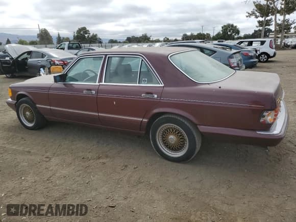 ✅ 1991 Mercedes-Benz 300 SE • VIN: WDBCA24D6MA588990 • Лот: 68976685. Опубликован ранее на Copart с пробегом 163 383 миль. Бесплатный доступ к архиву аукционных продаж из США и подробный отчёт об истории автомобиля на DreamBid. Изображение 2.