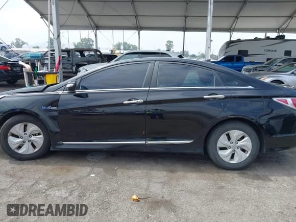 ✅ 2014 Hyundai Sonata Limited • VIN: KMHEC4A43EA114917 • Lot: 42422067. Wystawiony na IAAI z przebiegiem 99 423 mil. Bezpłatny archiwum sprzedaży aukcyjnych z USA i szczegółowy raport historii pojazdu na DreamBid. Zdjęcie 15.
