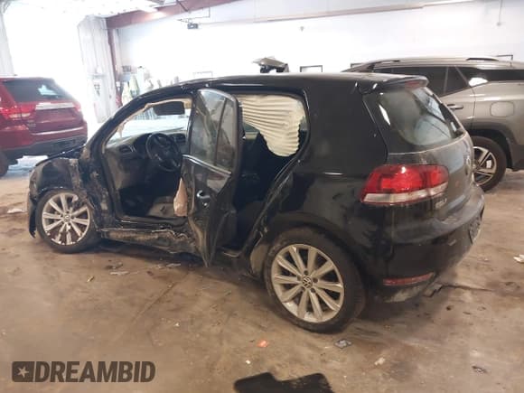 ✅ 2013 Volkswagen Golf TDI w/Sunroof & Nav • VIN: WVWNM7AJ1DW009528 • Lot: 43574818. Wystawiony na IAAI z przebiegiem 81 377 mil. Bezpłatny archiwum sprzedaży aukcyjnych z USA i szczegółowy raport historii pojazdu na DreamBid. Zdjęcie 3.