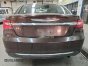 ✅ 2012 Chrysler 200 LX • VIN: 1C3CCBAB9CN267763 • Lot: 90115585. Wystawiony na Copart z przebiegiem 169 550 mil. Bezpłatny archiwum sprzedaży aukcyjnych z USA i szczegółowy raport historii pojazdu na DreamBid. Zdjęcie 6.