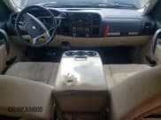 ✅ 2010 Chevrolet Silverado 1500 • VIN: 1GCSCSE22AZ200803 • Lot: 40632274. Wystawiony na Copart z przebiegiem 140 345 mil. Bezpłatny archiwum sprzedaży aukcyjnych z USA i szczegółowy raport historii pojazdu na DreamBid. Zdjęcie 8.