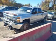 ✅ 2017 Chevrolet Silverado 2500HD Work Truck • VIN: 1GC1KUEG0HF101947 • Lot: 43635344. Wystawiony na IAAI z przebiegiem 188 245 mil. Bezpłatny archiwum sprzedaży aukcyjnych z USA i szczegółowy raport historii pojazdu na DreamBid. Zdjęcie 17.