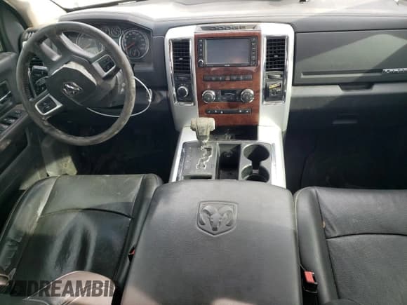 ✅ 2009 Dodge 1500 SLT • VIN: 1D3HV18T49S822625 • Lot: 89090935. Wystawiony na Copart z przebiegiem 255 919 mil. Bezpłatny archiwum sprzedaży aukcyjnych z USA i szczegółowy raport historii pojazdu na DreamBid. Zdjęcie 8.