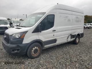 ✅ 2023 Ford Transit Cargo • VIN: 1FTBR1X85PKA25068 • Lot: 93359585. Wystawiony na Copart z przebiegiem 91 906 mil. Bezpłatny archiwum sprzedaży aukcyjnych z USA i szczegółowy raport historii pojazdu na DreamBid. Zdjęcie 1.